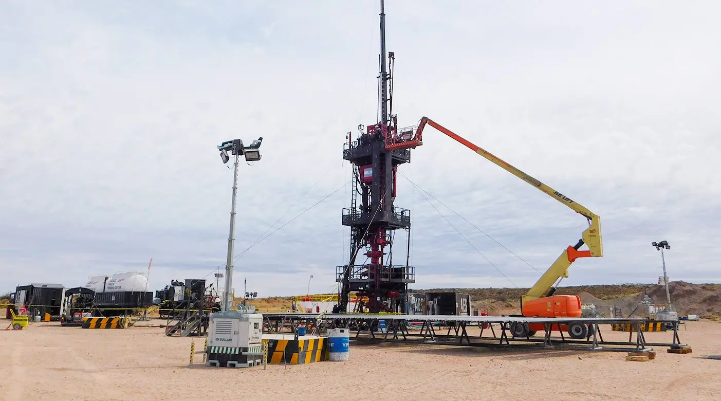 El año 2023 finalizó como el más productivo para el yacimiento de Vaca Muerta en términos de cantidad de punciones en el área productiva. Foto: NA.
