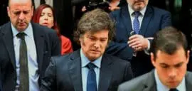 NOTICIAS ARGENTINAS BAIRES ENERO 27: El presidente Javier Milei al retirarse hoy del Museo del Holocausto de Buenos Aires, donde se encabezó el acto oficial por el Dí­a Internacional del Holocausto..FOTO: JUAN FOGLIA /NA