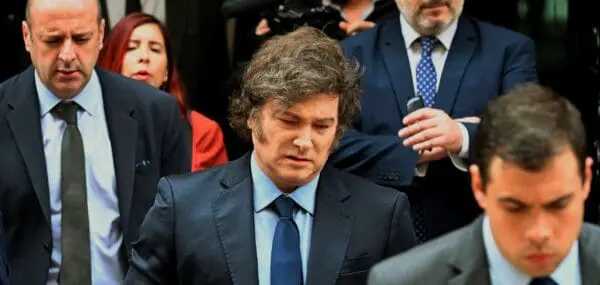 NOTICIAS ARGENTINAS BAIRES ENERO 27: El presidente Javier Milei al retirarse hoy del Museo del Holocausto de Buenos Aires, donde se encabezó el acto oficial por el Dí­a Internacional del Holocausto..FOTO: JUAN FOGLIA /NA