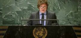 NOTICIAS ARGENTINAS BAIRES SEPTIEMBRE 24: El presidente Javier Milei sostuvo hoy que la Organización de las Naciones Unidad (ONU) perdió "credibilidad" y acusó a ese organismo internacional de pretender "imponer una agenda ideológica" con soluciones que ya "fracasaron". Así se expresó el mandatario al exponer por primera vez en la 79° Cumbre de la ONU en Nueva York, ante la que se presento no como "político" sino como "economista liberal libertario". FOTO: (ONU) NA