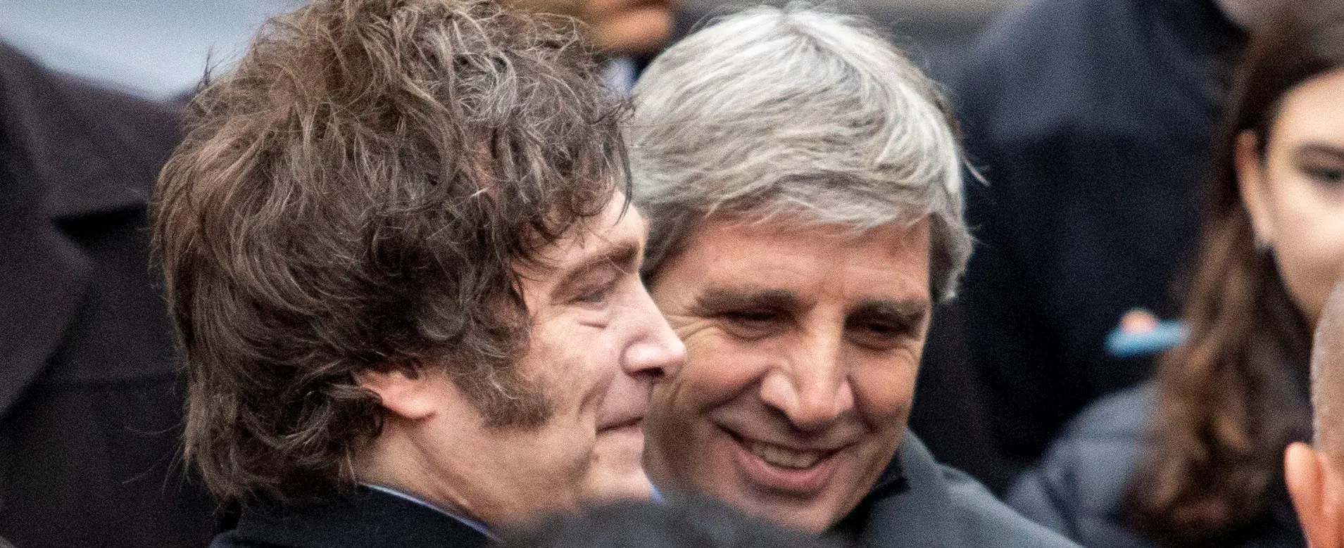 NOTICIAS ARGENTINAS BAIRES MAYO 25: El presidente Javier Milei saluda al ministro de economia Luis Caputo despues del cambio de guardia del Cabildo realizado en la Plaza de Mayo en el marco de los festejos del 25 de mayo.FOTO NA DANIEL VIDES