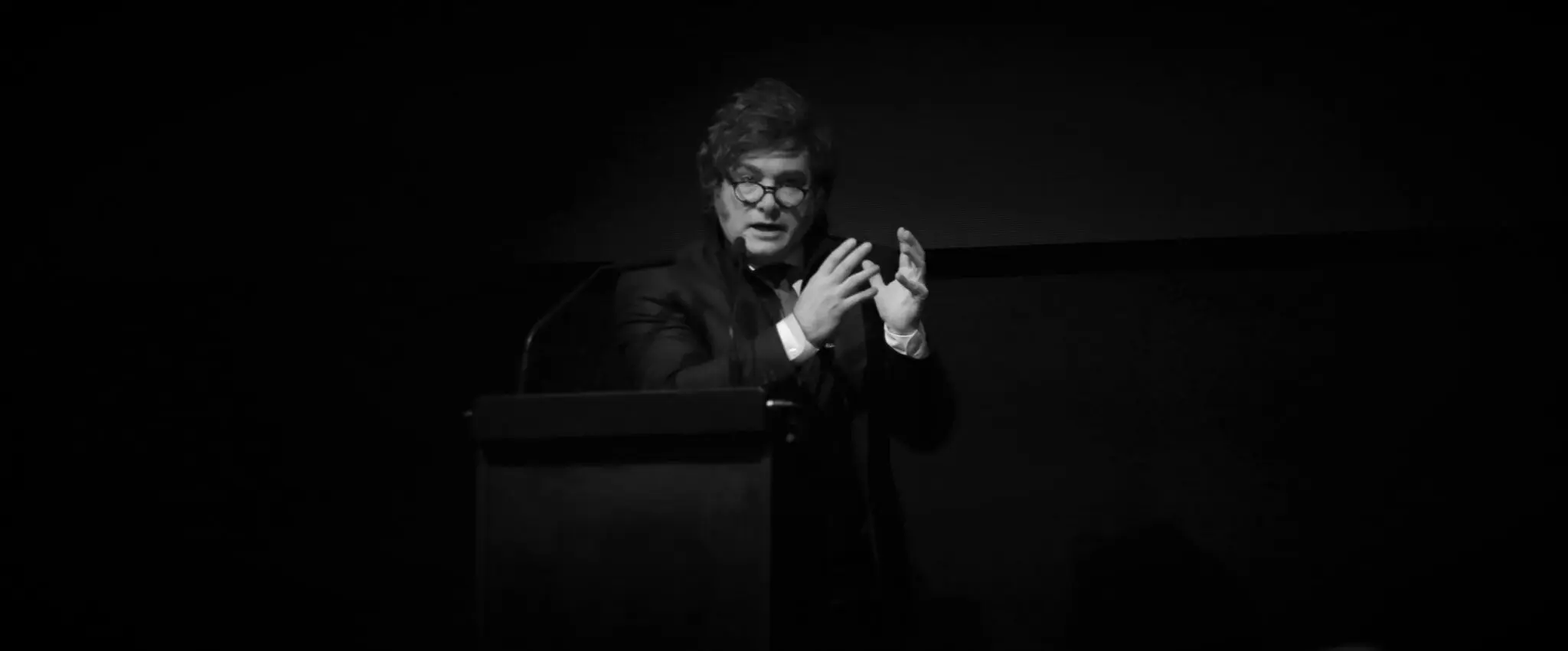 Javier Milei en la Cena de Recaudación de La Libertad Avanza en Puerto Madero con empresarios. Foto: Oficina del Presidente.