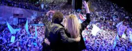 Javier y Karina Milei durante el cierre de campaña en Rosario. Foto: La Libertad Avanza.