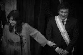 Javier Milei y Cristina Kirchner, durante ceremonia de traspaso de mando. Foto: Télam.